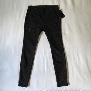 Zara Basic Denim Pattern Ankle Zipper Jeans